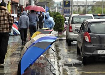 Heavy overnight rain inundates parts of Srinagar, MeT Predicts widespread rain