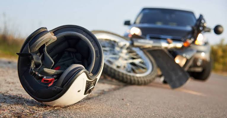 Two Injured After Unknown Vehicle Hits Motorcycle in Ganderbal