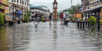 MeT Forecasts Rain Till August 7, Warns of Heavy Showers, Flash Floods in J&K