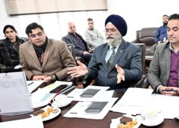 Secy IT chairs meeting on Meghraj Cloud Services