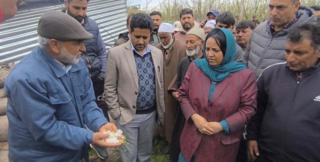 Sakeena Itoo visits hailstorm affected villages of Kulgam