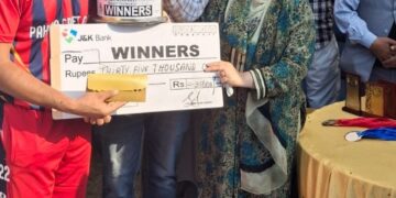 Sakeena Itoo witnesses Shaheed Wali Mohammad Itoo Cricket Tournament finale