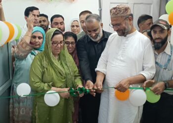 Sakeena Itoo inaugurates Dialysis Centre, Biochemistry Analyser at SDH Tral