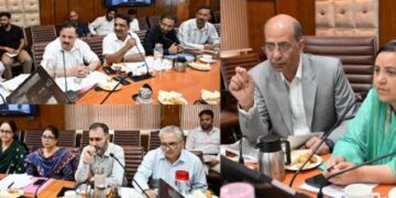 Sakeena Itoo, Nasir Aslam Wani review progress of development activities of KU’s campus at Wayan Kupwara