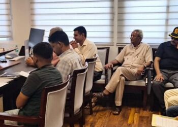 Sakeena Itoo meets scores of delegations at Jammu