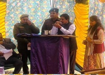 CCF Jammu tours Nowshera Forest Divn, Interacts with farmers, stakeholders to generate awareness on Khair Management Plan