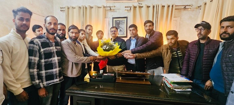 Javed Rana meets delegations; assures timely redressal of issues