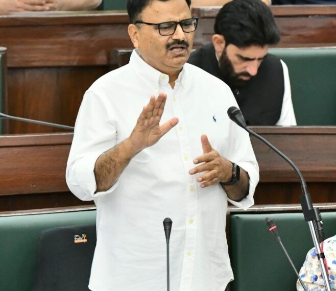 Jal Shakti Minister terms public role key to smooth water supply