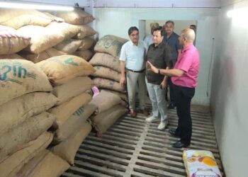 Javid Dar visits Kissan Ghar, J&K agro cold storage facilities in new Delhi
