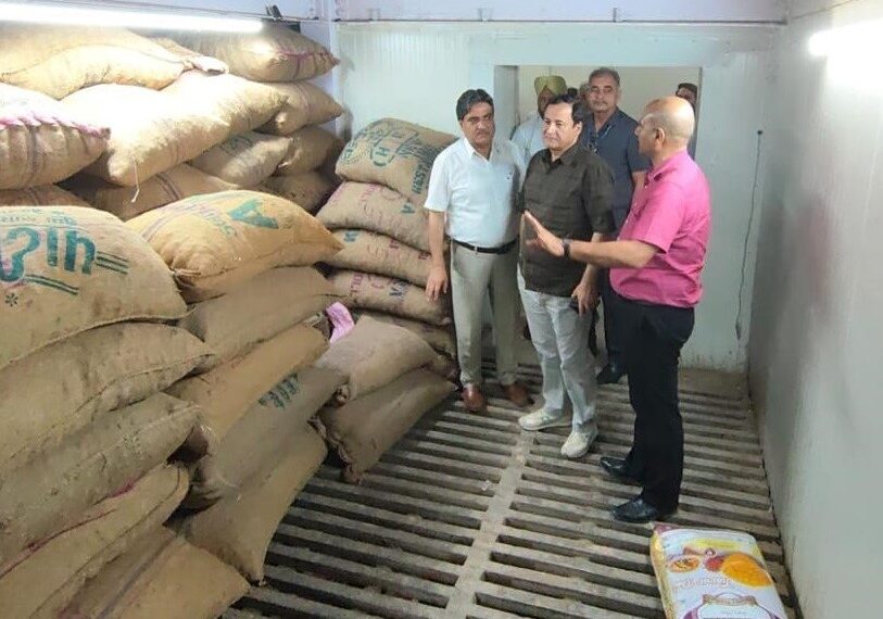 Javid Dar visits Kissan Ghar, J&K agro cold storage facilities in new Delhi