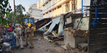 JDA reclaims land worth ₹10 crore near Jammu Railway Station