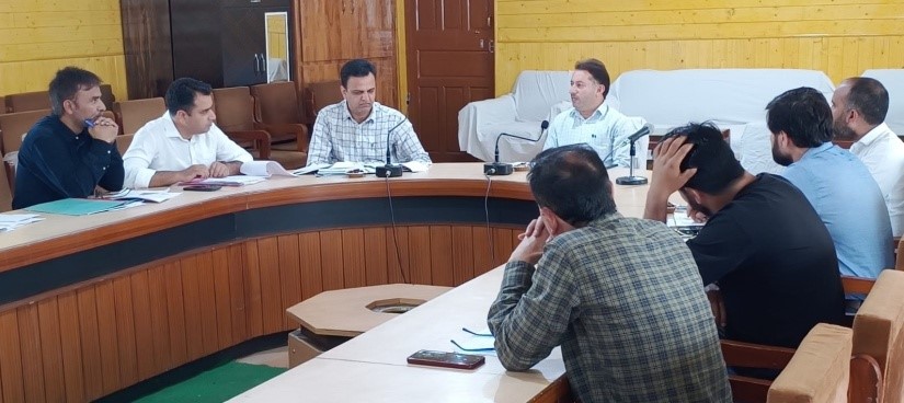 MD- JJM reviews implementation of Jal Jeevan Mission in Tangmarg subdivision, inspects WSSs