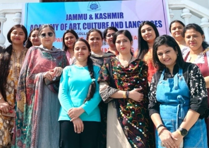 JKAACL organises 3-day Women Painters’ camp at Kala Kendra to mark International Women’s Day