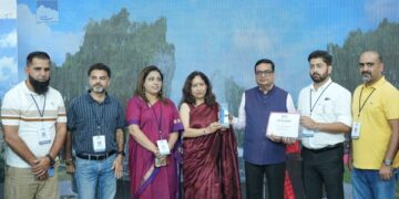 J&K Tourism Bags Best Adventure Tourism Destination Award at TTF Ahmedabad