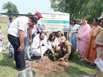 POSHAN Project Gandhi Nagar hosts Health Awareness, Checkup Camp