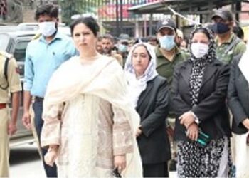 Justice Moksha Khajuria visits G’bal, Inspects judicial work, takes stock of judiciary infra
