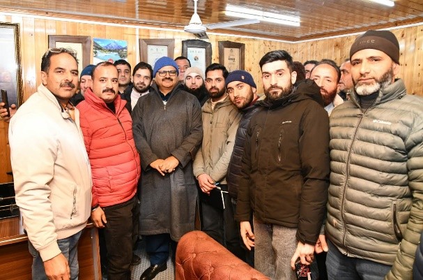Deputations call on Javed Rana, Flag public and service-related issues