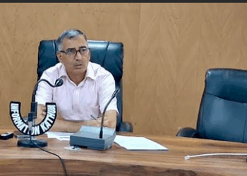 DC Kathua assesses progress under PM Surya Ghar Muft Bijli Yojana, Smart Metering Programme
