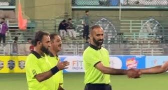 Baramulla Strikers enter KCFL final with convincing win over Bandipora Blasters