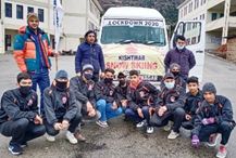 Kishtwar: 2nd batch of students flagged off to Gulmarg to attend skiing course