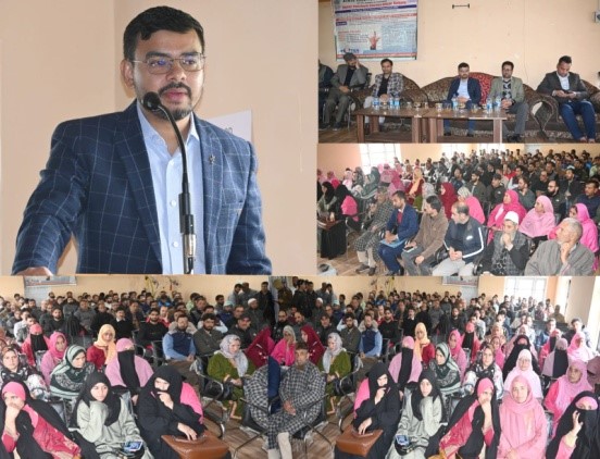 DPEO Kulgam presides Panchayat Electoral Roll Revision Camp at Devsar
