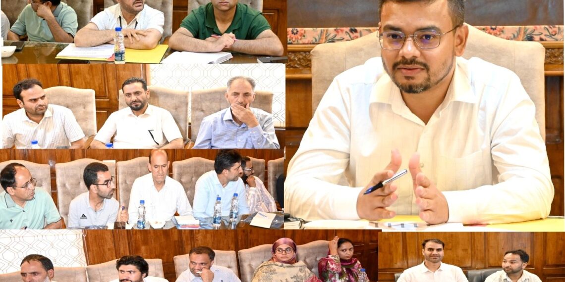 DDC Kulgam chairs review meeting on implementation of GOBAR-DHAN Scheme