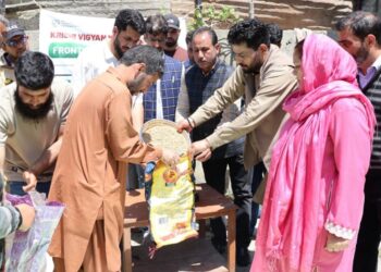 KVK Srinagar Organizes Kisan Goshti-cum-Technology Outreach Prog at Khanmoh