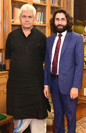 Former MP, Prez JKWP call on LG in Srinagar