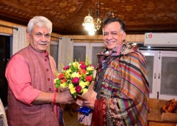 Speaker LA Utter Pradesh calls on LG in Srinagar