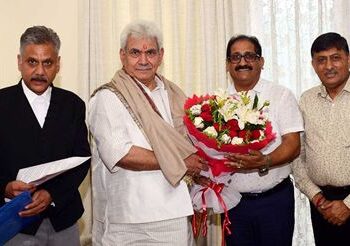 Former legislator, BJP spokesperson, delegation of Fruit Mandi Association call on LG in Jammu