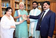 Former legislator, Prez J&K JDU call on LG in Srnagar