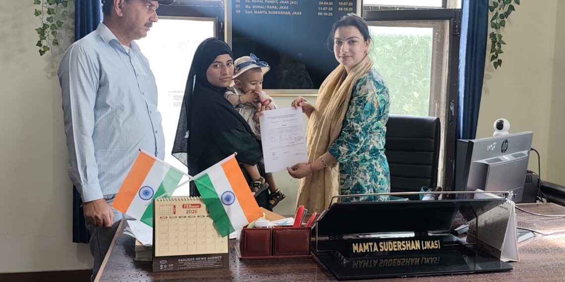 Labour Deptt Kishtwar hands over ₹15.20 Lakh compensation to Family of deceased Labourer