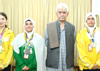 DPS Srinagar Sportsperson calls on LG