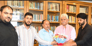 Sheikh Merhraj led J&K Govt Phamacist Association Delegation Calls On LG