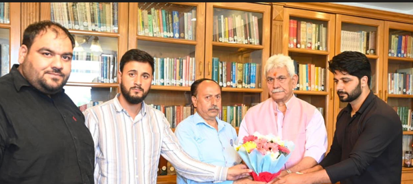 Sheikh Merhraj led J&K Govt Phamacist Association Delegation Calls On LG