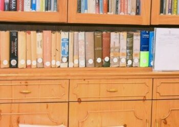 Prof. Nilofer Khan, Vice Chancellor, University of Kashmircalls on LG