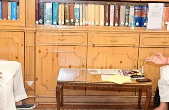 Former Legislator calls on LG in Srinagar