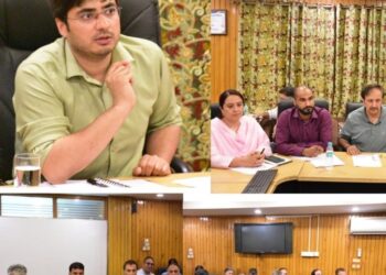 City Municipal Commission Srinagar reviews Independence Day preparations