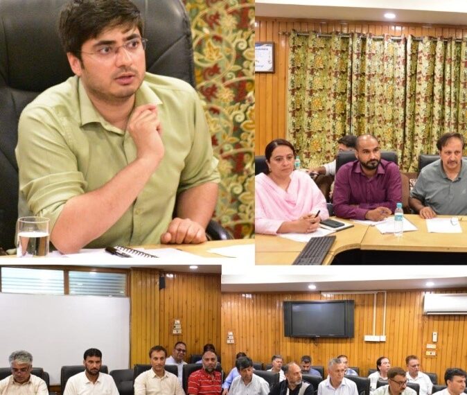 City Municipal Commission Srinagar reviews Independence Day preparations