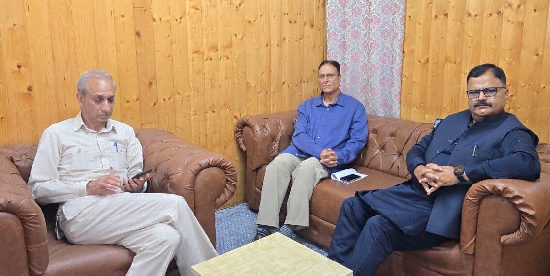 MP, MLAs call on Minister Javed Rana; raise public issues
