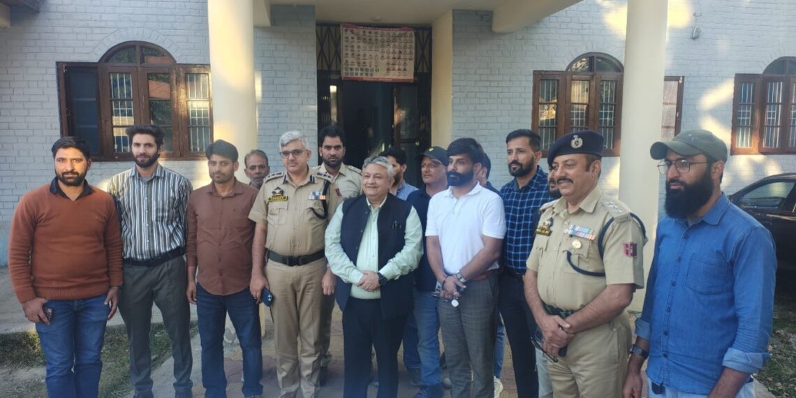Transport Commissioner reviews MVD services, enforcement, road safety in Kulgam