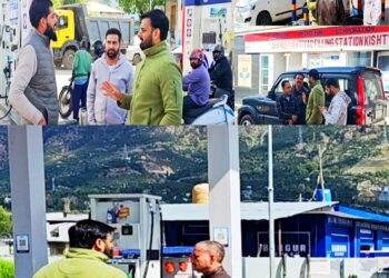 MVD Kishtwar inspects Petrol Pumps to enforce road safety norms