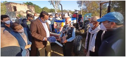 Navin inaugurates mega awareness camp at remote village Budhwana, Samba