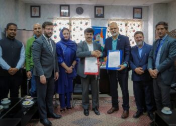 CU Kashmir inks MoU with Paras Health Srinagar