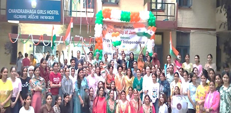 Patriotic March and “Swatantrata Diwas Samaroh” at Girls Hostels, University of Jammu