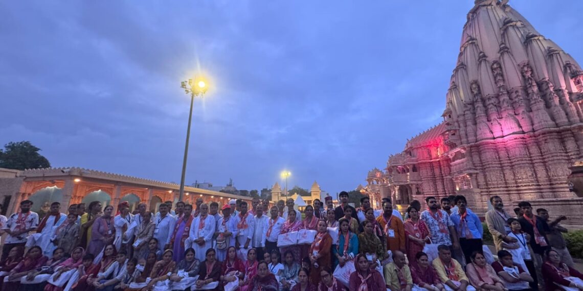J&K pilgrims received with grand welcome in Gujarat under Somnath Swabhiman Parv-2026