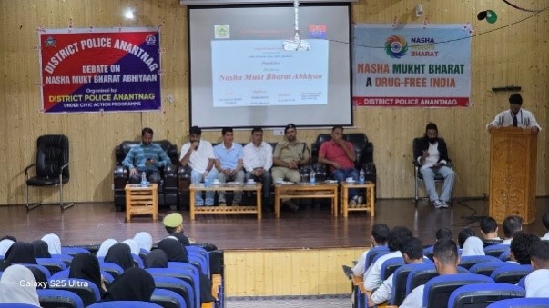 Police organises debate on ‘Nasha Mukti Abhiyan’ at GDC Bijbehara