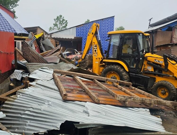 Illegal Structure of Notorious Drug Peddler Demolished In Srinagar: Police