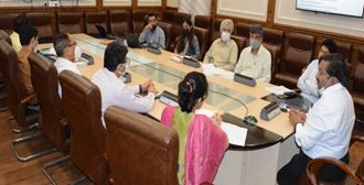 Pr Secy H&UDD reviews procurement, operation of AC electric buses for Jammu, Srinagar cities