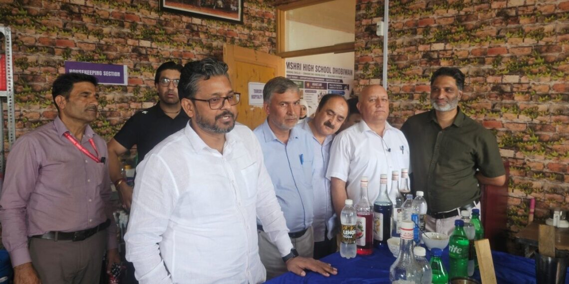 Central Prabhari Officer Reviews PM SHRI Schools, Health Facility in Baramulla